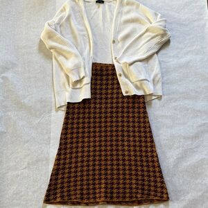 Ann Taylor factory flare midi cotton sweater skirt soft knit houndstooth pattern